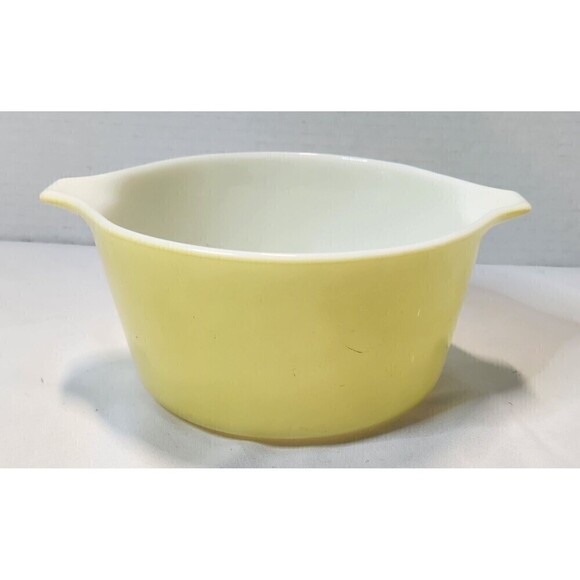 Vintage Pyrex 473 1 Quart Casserole Baking Yellow Round No Lid USA - Picture 1 of 6